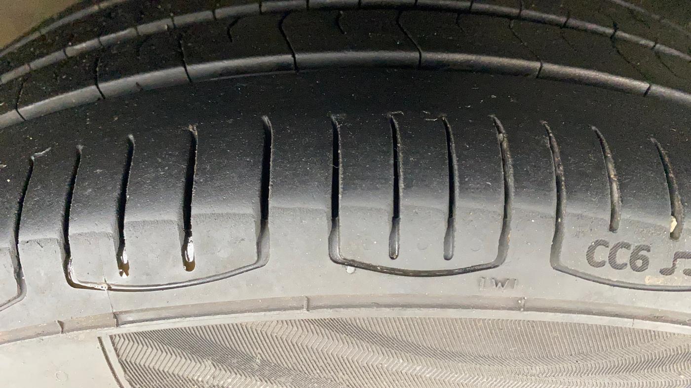 2020 Skoda Rapid AMBITION AT TSI, Petrol, Automatic, 93,148 km, Right Front Tyre Tread