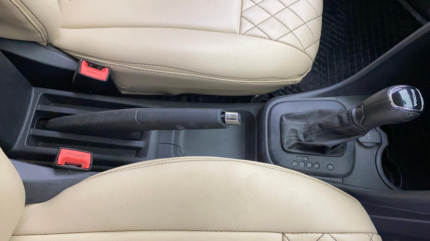 2020 Skoda Rapid AMBITION AT TSI, Petrol, Automatic, 93,148 km, Gear Lever
