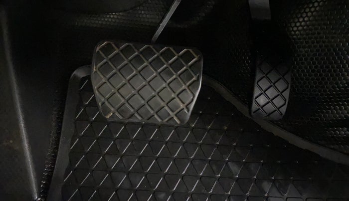 2020 Skoda Rapid AMBITION AT TSI, Petrol, Automatic, 93,113 km, Pedals