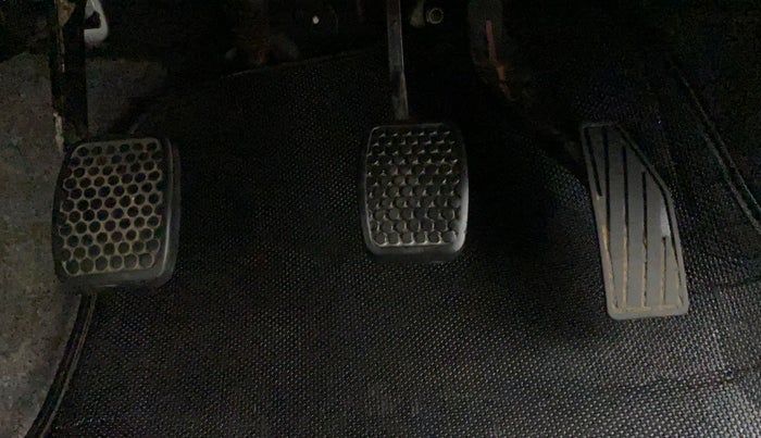 2017 Maruti Alto K10 VXI, Petrol, Manual, 32,442 km, Pedals