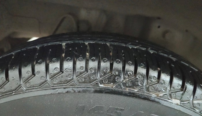 2015 Hyundai Eon ERA +, Petrol, Manual, 70,797 km, Right Rear Tyre Tread