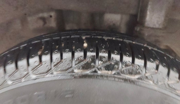 2015 Hyundai Eon ERA +, Petrol, Manual, 70,797 km, Left Rear Tyre Tread