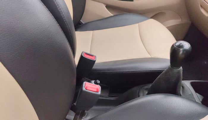 2015 Hyundai Eon ERA +, Petrol, Manual, 70,797 km, Gear Lever