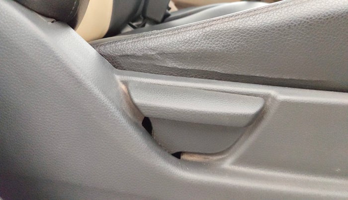 2015 Hyundai Eon ERA +, Petrol, Manual, 70,797 km, Driver Side Adjustment Panel