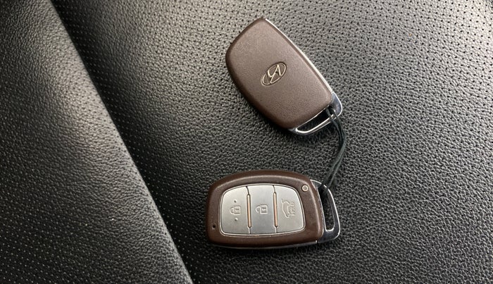 2019 Hyundai Creta SX (O) EXECUTIVE 1.6 PETROL, Petrol, Manual, 1,02,019 km, Key Close Up