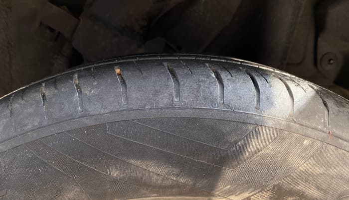 2023 Hyundai VENUE S(O) 1.2, Petrol, Manual, 33,271 km, Left Rear Tyre Tread
