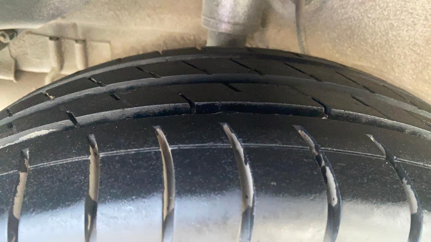2016 Tata Zest XMS PETROL, Petrol, Manual, 96,724 km, Right Rear Tyre Tread