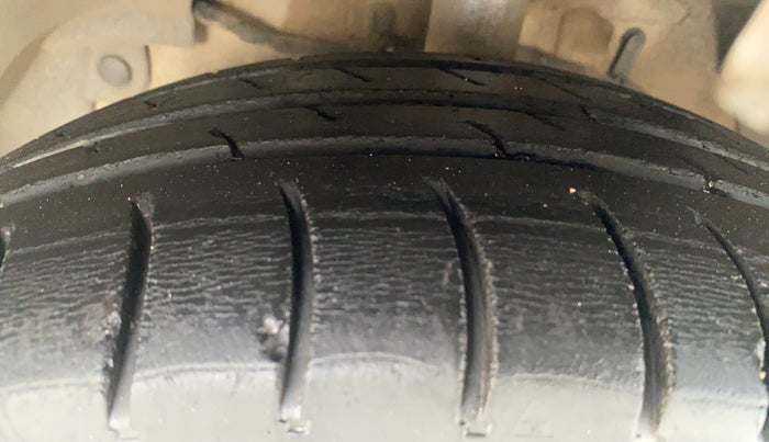 2016 Tata Zest XMS PETROL, Petrol, Manual, 96,639 km, Left Front Tyre Tread