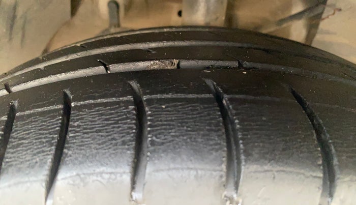 2016 Tata Zest XMS PETROL, Petrol, Manual, 96,639 km, Right Front Tyre Tread