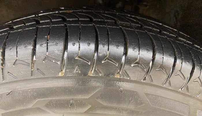2015 Maruti Alto 800 LXI, Petrol, Manual, 56,508 km, Left Front Tyre Tread