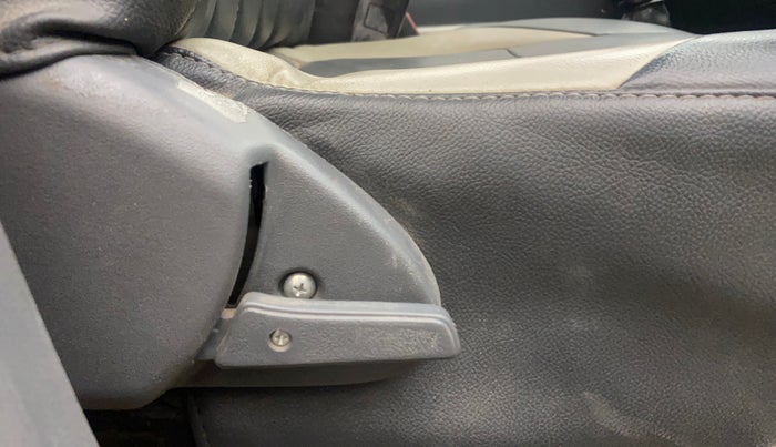 2015 Maruti Alto 800 LXI, Petrol, Manual, 56,508 km, Driver Side Adjustment Panel