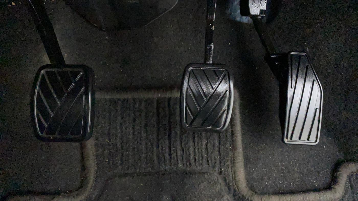 2019 Maruti XL6 ALPHA SHVS  MT, Petrol, Manual, 23,118 km, Pedals
