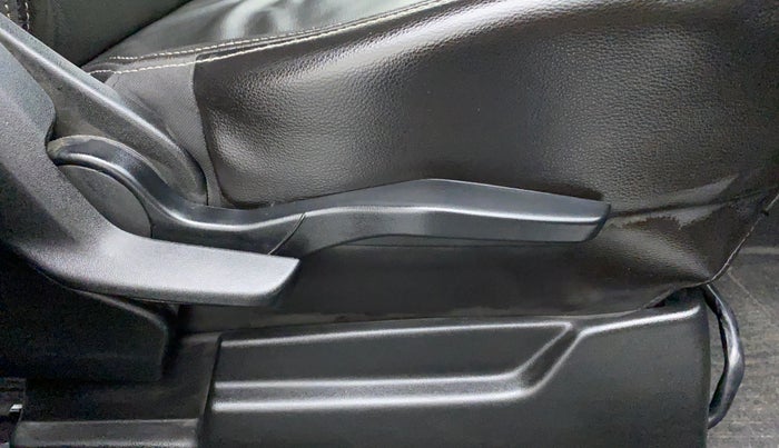2019 Maruti XL6 ALPHA SHVS  MT, Petrol, Manual, 23,118 km, Driver Side Adjustment Panel