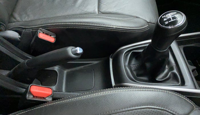 2019 Maruti XL6 ALPHA SHVS  MT, Petrol, Manual, 23,118 km, Gear Lever