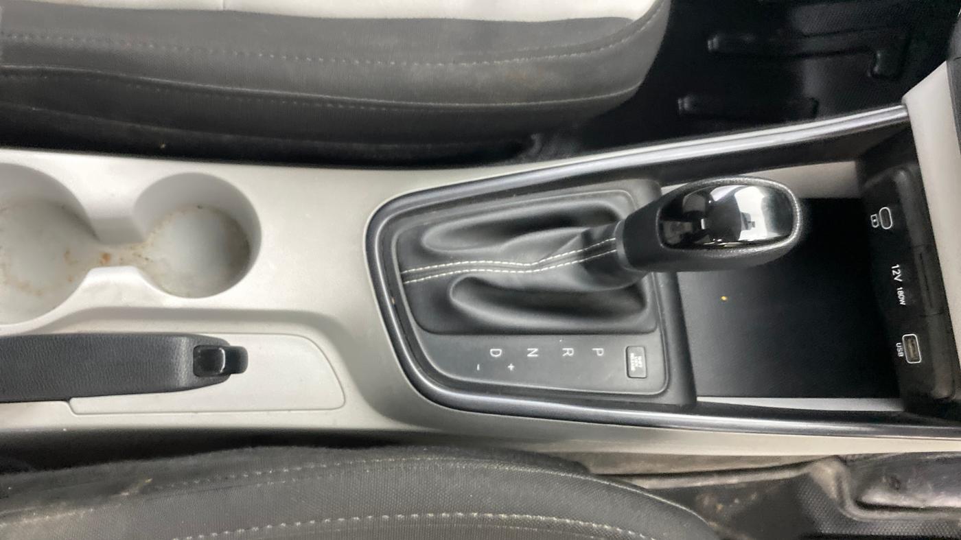 2025 Hyundai NEW I20 SPORTZ 1.2 IVT, Petrol, Automatic, 11,421 km, Gear Lever
