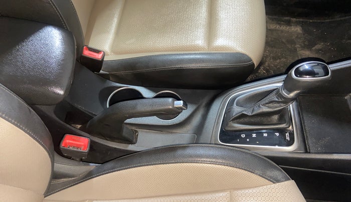 2018 Hyundai Verna 1.6 VTVT SX (O) AT, Petrol, Automatic, 65,301 km, Gear Lever