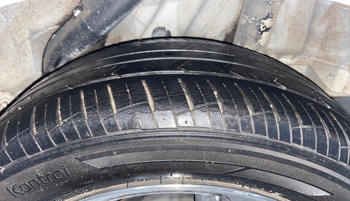 2018 Hyundai Verna 1.6 VTVT SX (O) AT, Petrol, Automatic, 65,301 km, Left Rear Tyre Tread