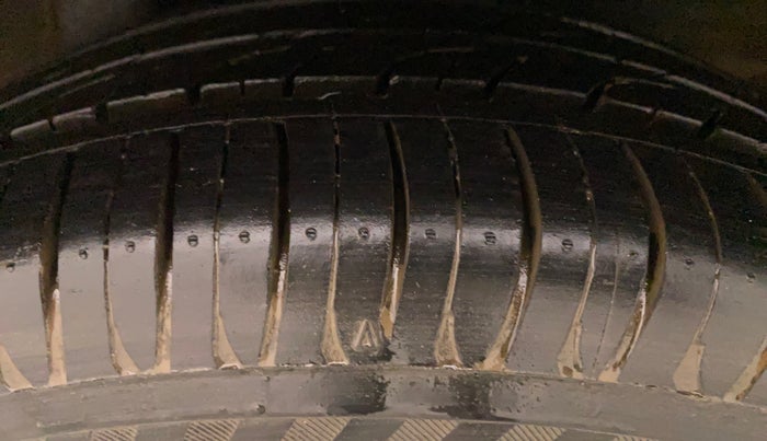 2013 Hyundai i20 MAGNA (O) 1.2, Petrol, Manual, 51,380 km, Left Rear Tyre Tread