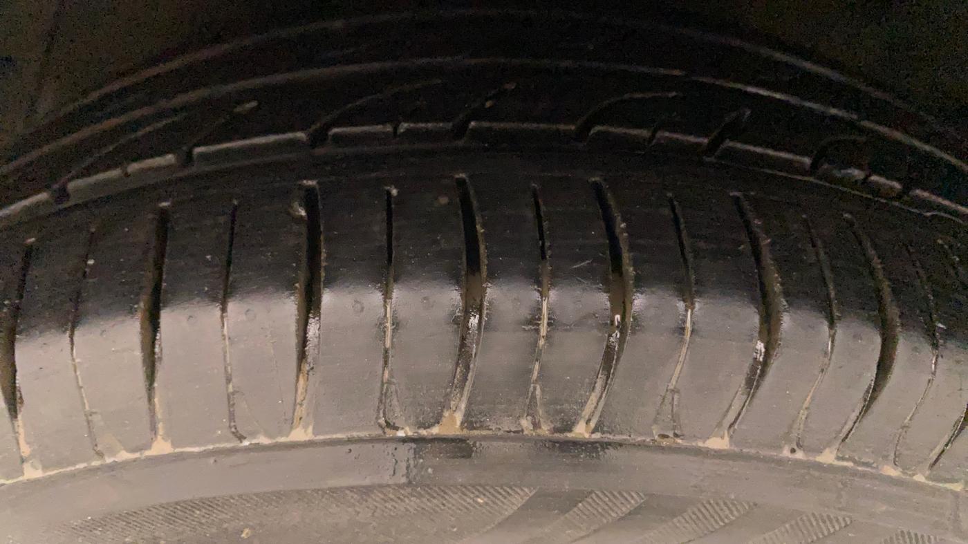 2013 Hyundai i20 MAGNA (O) 1.2, Petrol, Manual, 51,380 km, Left Front Tyre Tread