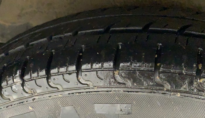 2011 Hyundai i10 MAGNA 1.2, Petrol, Manual, 88,437 km, Right Rear Tyre Tread