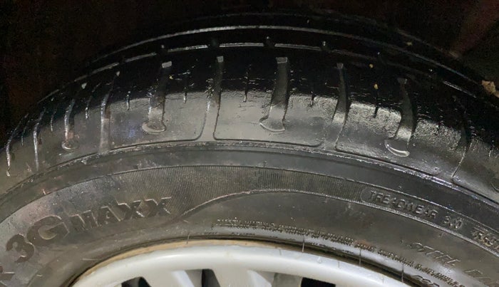 2017 Hyundai Elite i20 MAGNA EXECUTIVE 1.2, Petrol, Manual, 41,091 km, Right Front Tyre Tread