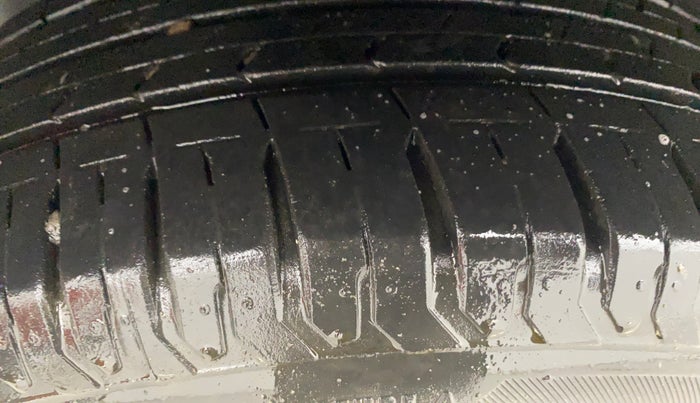 2014 Hyundai Elite i20 ASTA 1.2, Petrol, Manual, 56,843 km, Left Front Tyre Tread