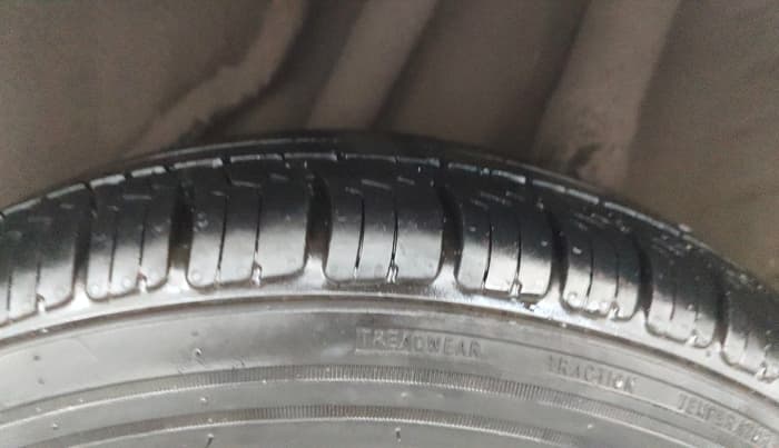 2015 Honda Amaze 1.2L I-VTEC E, Petrol, Manual, 71,894 km, Left Rear Tyre Tread