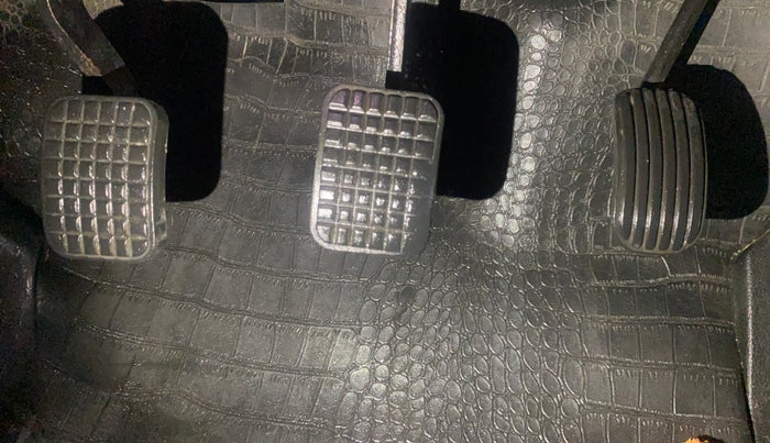 2017 Tata Hexa XT 4X2 7 STR, Diesel, Manual, 89,492 km, Pedals