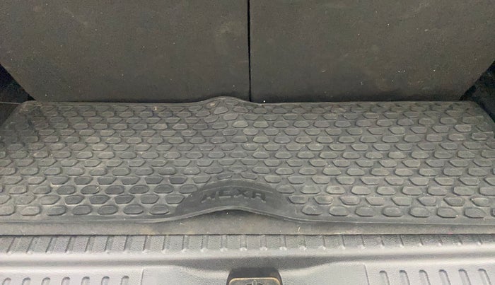 2017 Tata Hexa XT 4X2 7 STR, Diesel, Manual, 89,492 km, Boot Inside