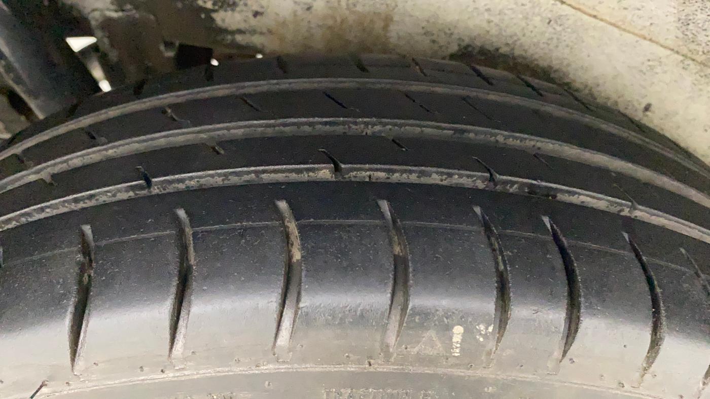 2013 Maruti Wagon R 1.0 VXI, CNG, Manual, 66,823 km, Right Rear Tyre Tread