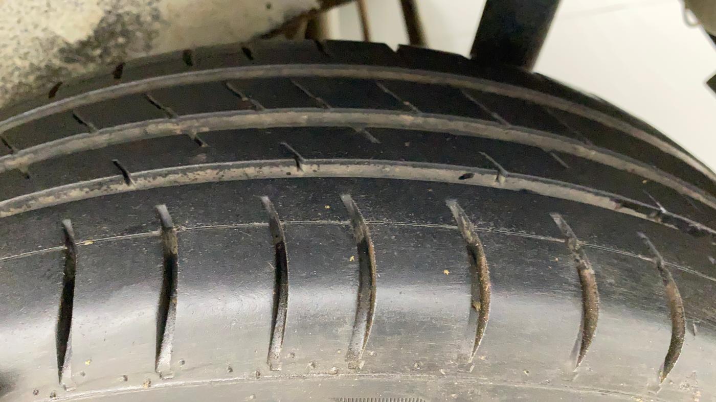 2013 Maruti Wagon R 1.0 VXI, CNG, Manual, 66,823 km, Left Rear Tyre Tread