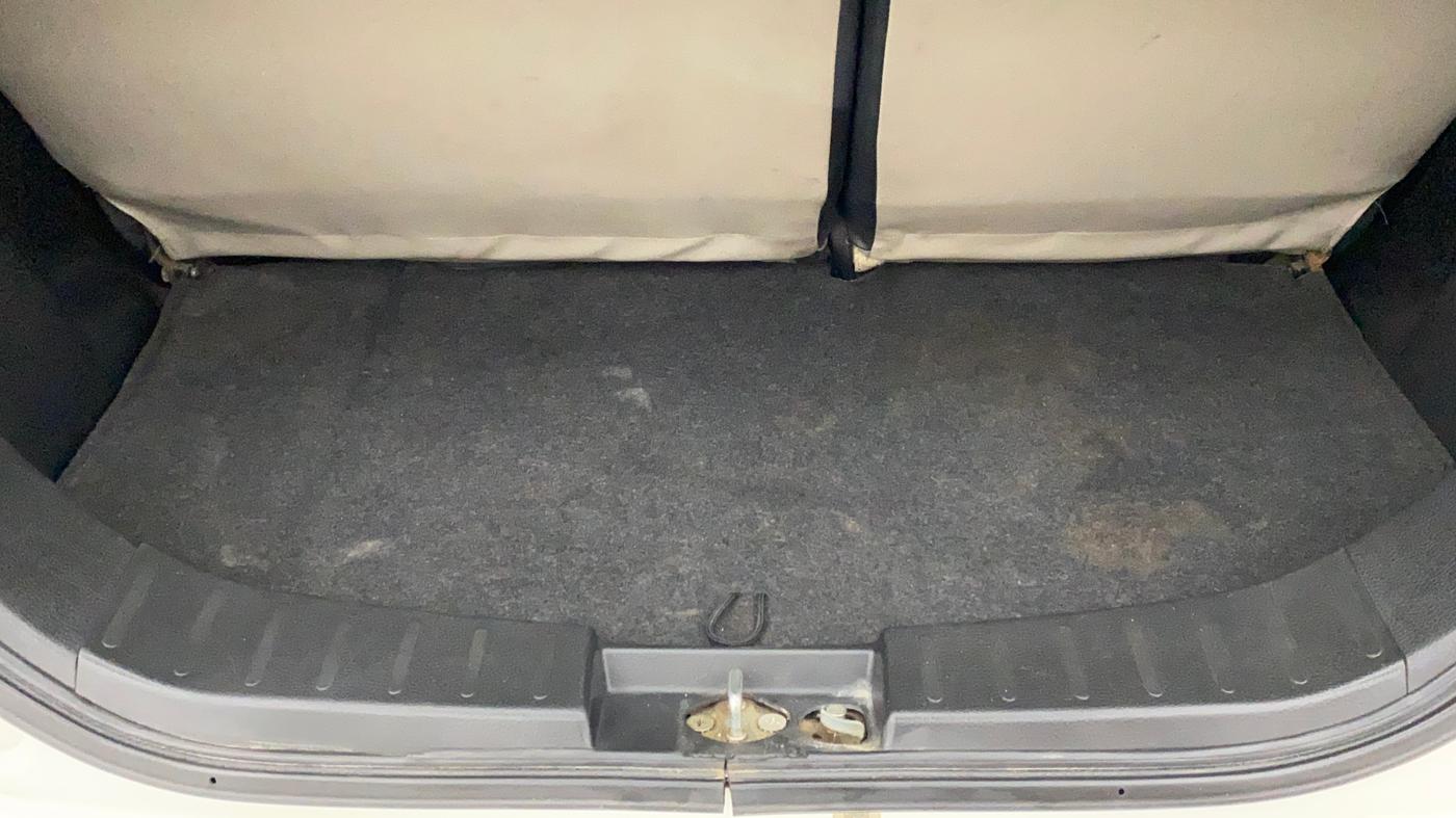 2013 Maruti Wagon R 1.0 VXI, CNG, Manual, 66,823 km, Boot Inside