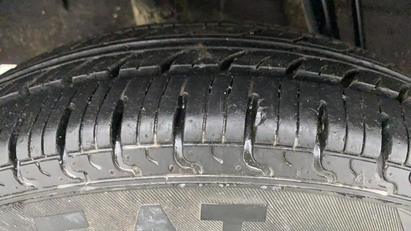 2019 Renault Kwid RXL, Petrol, Manual, 13,045 km, Right Rear Tyre Tread