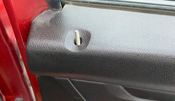 2019 Renault Kwid RXL, Petrol, Manual, 13,045 km, Lock system - Door lock knob has minor damage