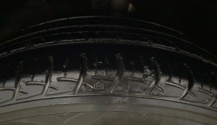 2018 Maruti Baleno DELTA PETROL 1.2, Petrol, Manual, 65,766 km, Left Front Tyre Tread