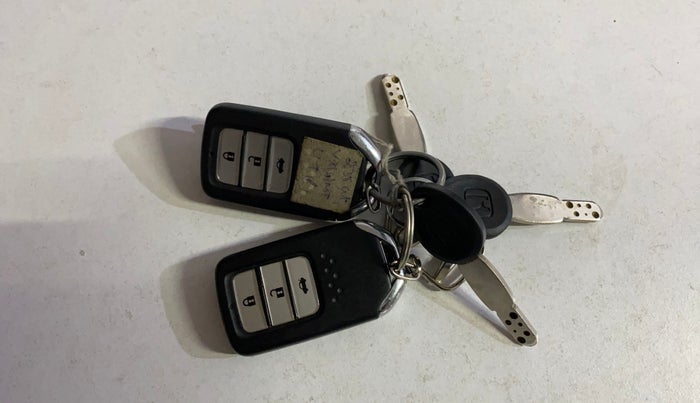 2015 Honda City 1.5L I-VTEC VX (O) MT, Petrol, Manual, 52,636 km, Key Close Up