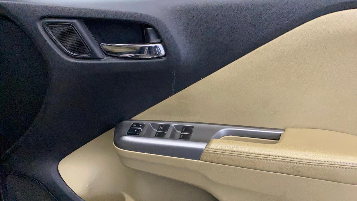 2015 Honda City 1.5L I-VTEC VX (O) MT, Petrol, Manual, 52,636 km, Driver Side Door Panels Control