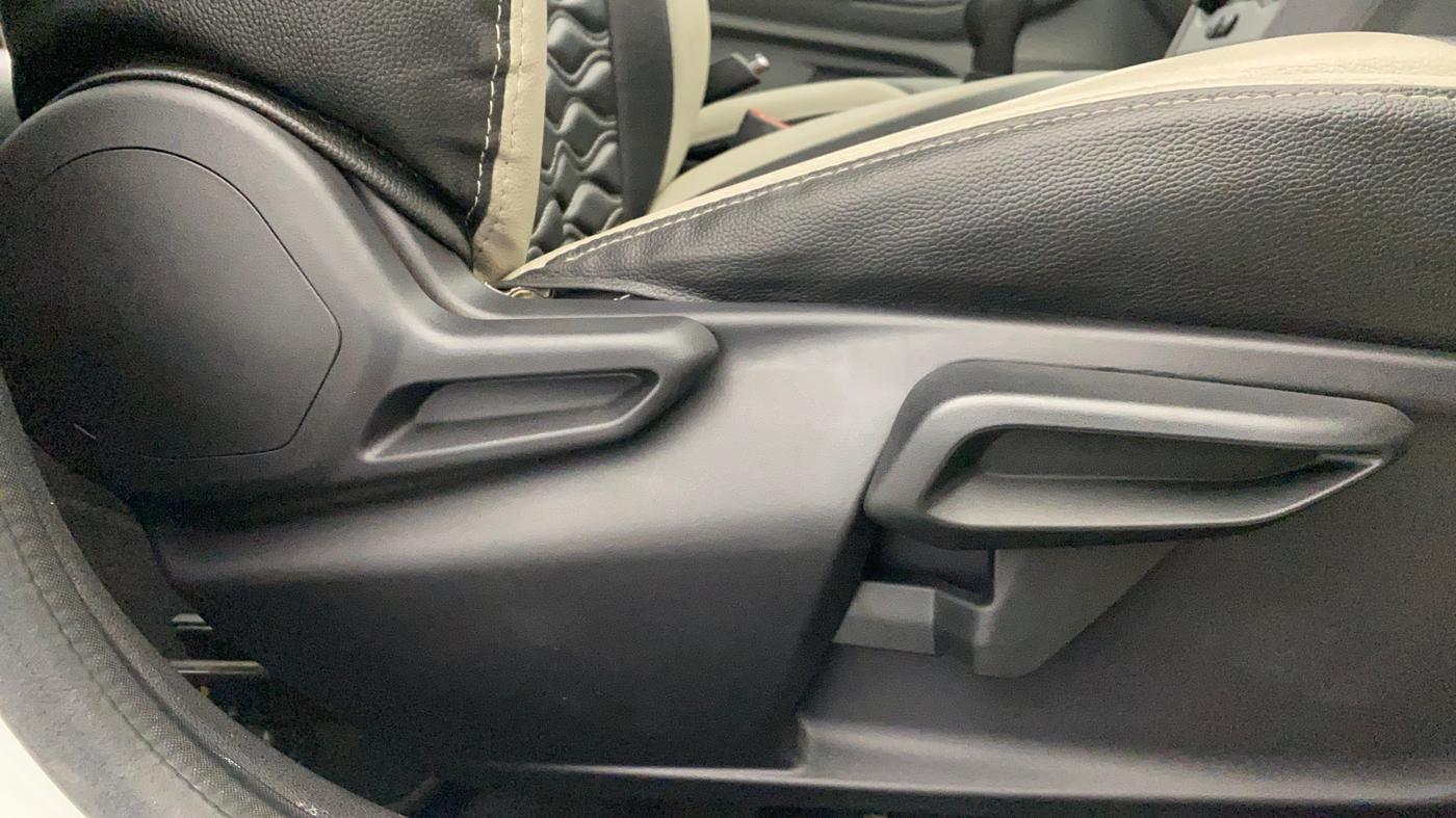 2023 Tata Tiago XT PETROL, Petrol, Manual, 26,861 km, Driver Side Adjustment Panel
