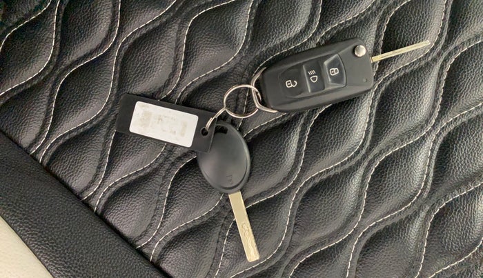 2023 Tata Tiago XT PETROL, Petrol, Manual, 26,861 km, Key Close Up