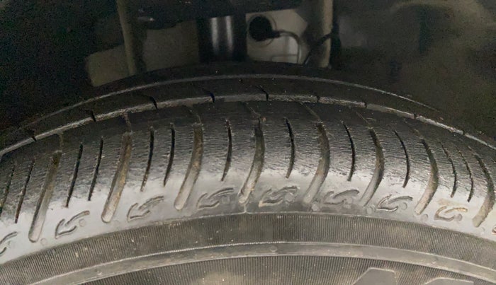 2023 Tata Tiago XT PETROL, Petrol, Manual, 26,861 km, Right Front Tyre Tread