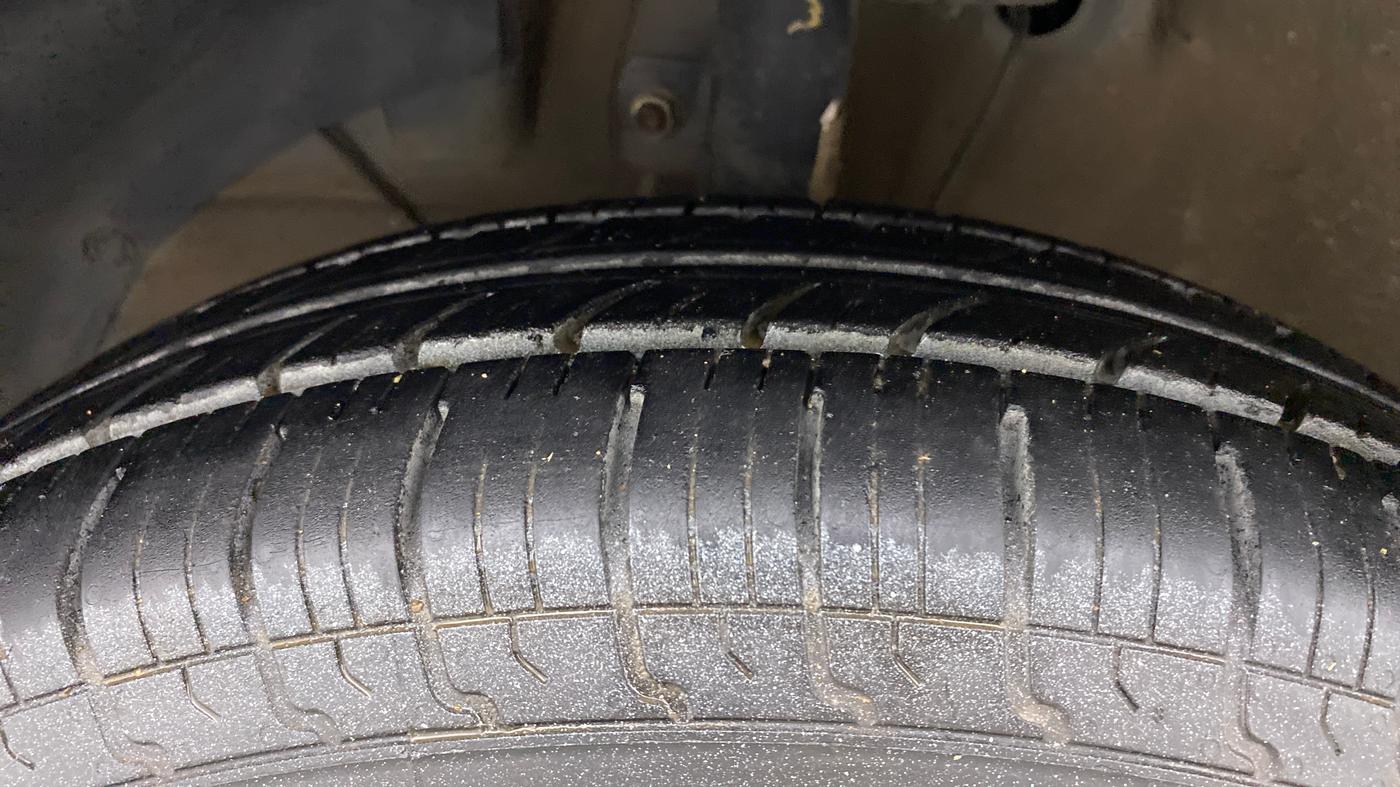 2017 Maruti Dzire VDI AMT, Diesel, Automatic, 69,650 km, Left Front Tyre Tread