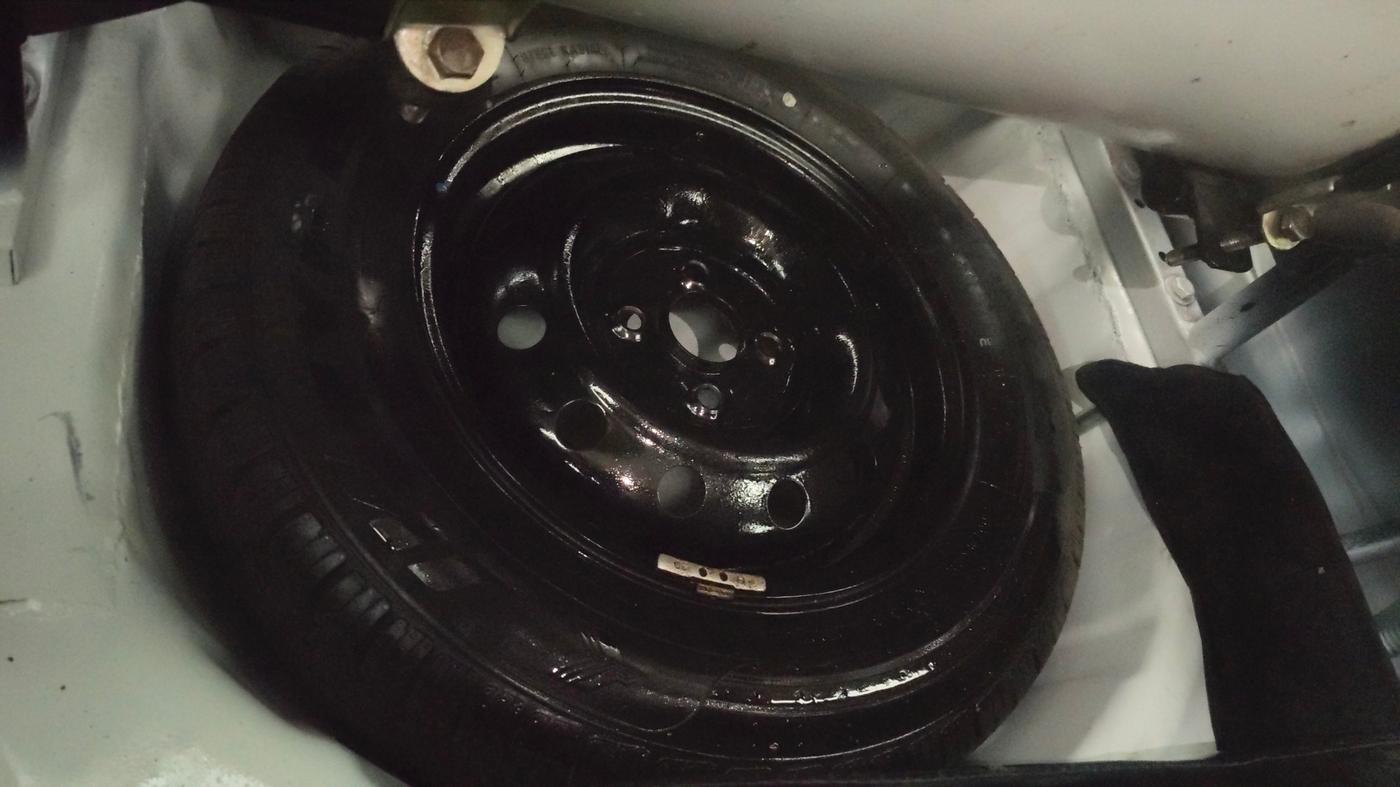 2019 Maruti Swift VXI AMT, CNG, Automatic, 98,606 km, Spare Tyre