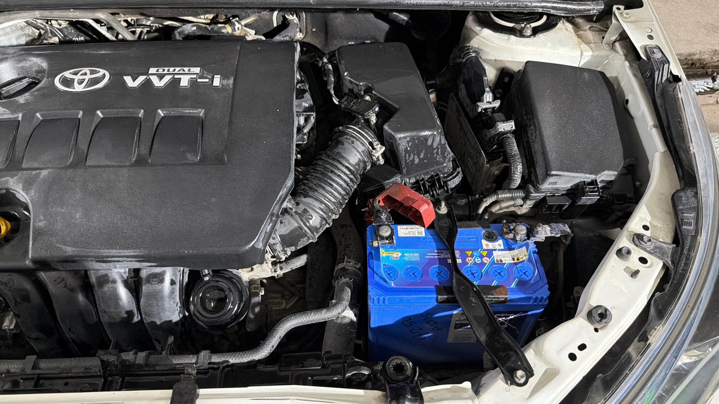 2015 Toyota Corolla Altis VL CVT PETROL, Petrol, Automatic, 1,06,107 km, Engine View - Left