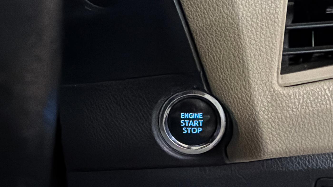 2015 Toyota Corolla Altis VL CVT PETROL, Petrol, Automatic, 1,06,107 km, Keyless Start/ Stop Button