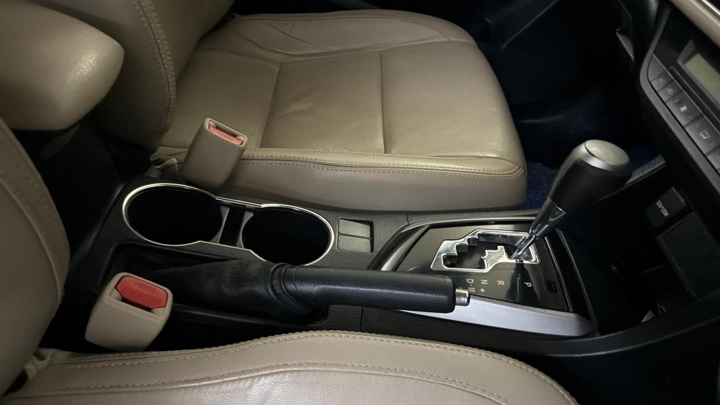 2015 Toyota Corolla Altis VL CVT PETROL, Petrol, Automatic, 1,06,107 km, Gear Lever