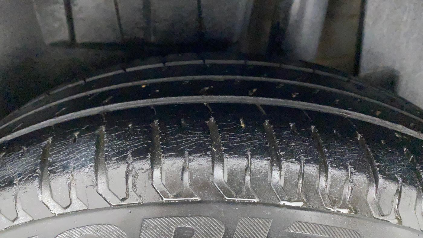 2018 Maruti Dzire ZXI AMT, Petrol, Automatic, 36,353 km, Left Rear Tyre Tread