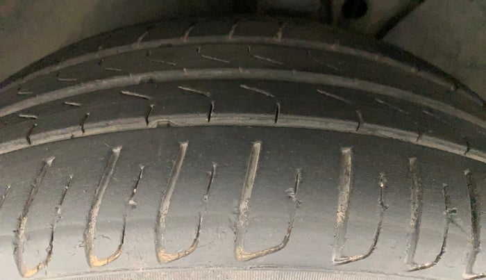 2012 Volkswagen Passat TRENDLINE MT, Diesel, Manual, 94,144 km, Left Front Tyre Tread