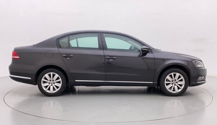 2012 Volkswagen Passat TRENDLINE MT, Diesel, Manual, 94,144 km, Right Side View