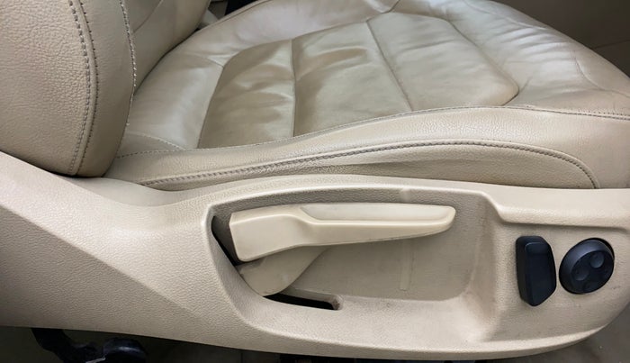 2012 Volkswagen Passat TRENDLINE MT, Diesel, Manual, 94,144 km, Driver Side Adjustment Panel