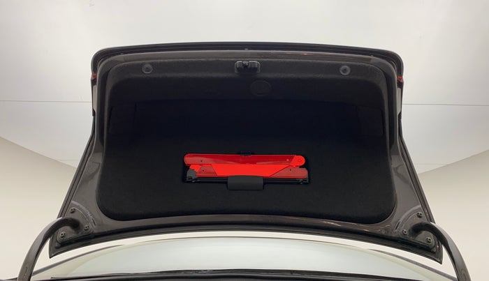 2012 Volkswagen Passat TRENDLINE MT, Diesel, Manual, 94,144 km, Boot Door Open